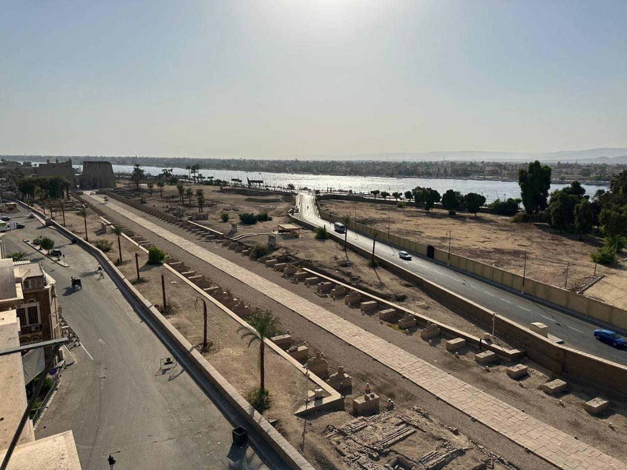 Queens Valley Hotel Luxor Esterno foto