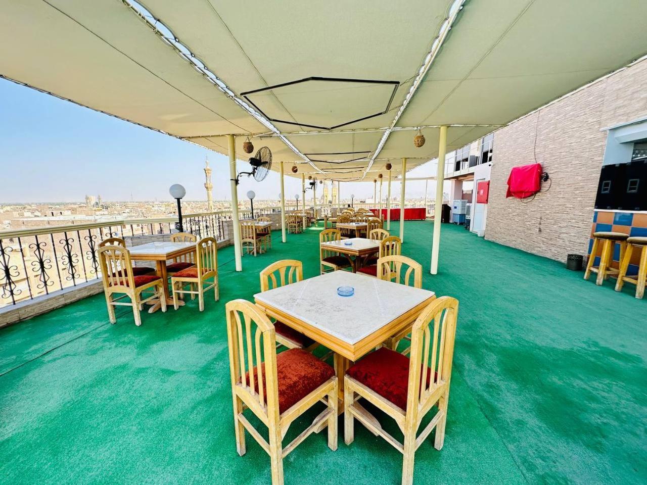 Queens Valley Hotel Luxor Esterno foto