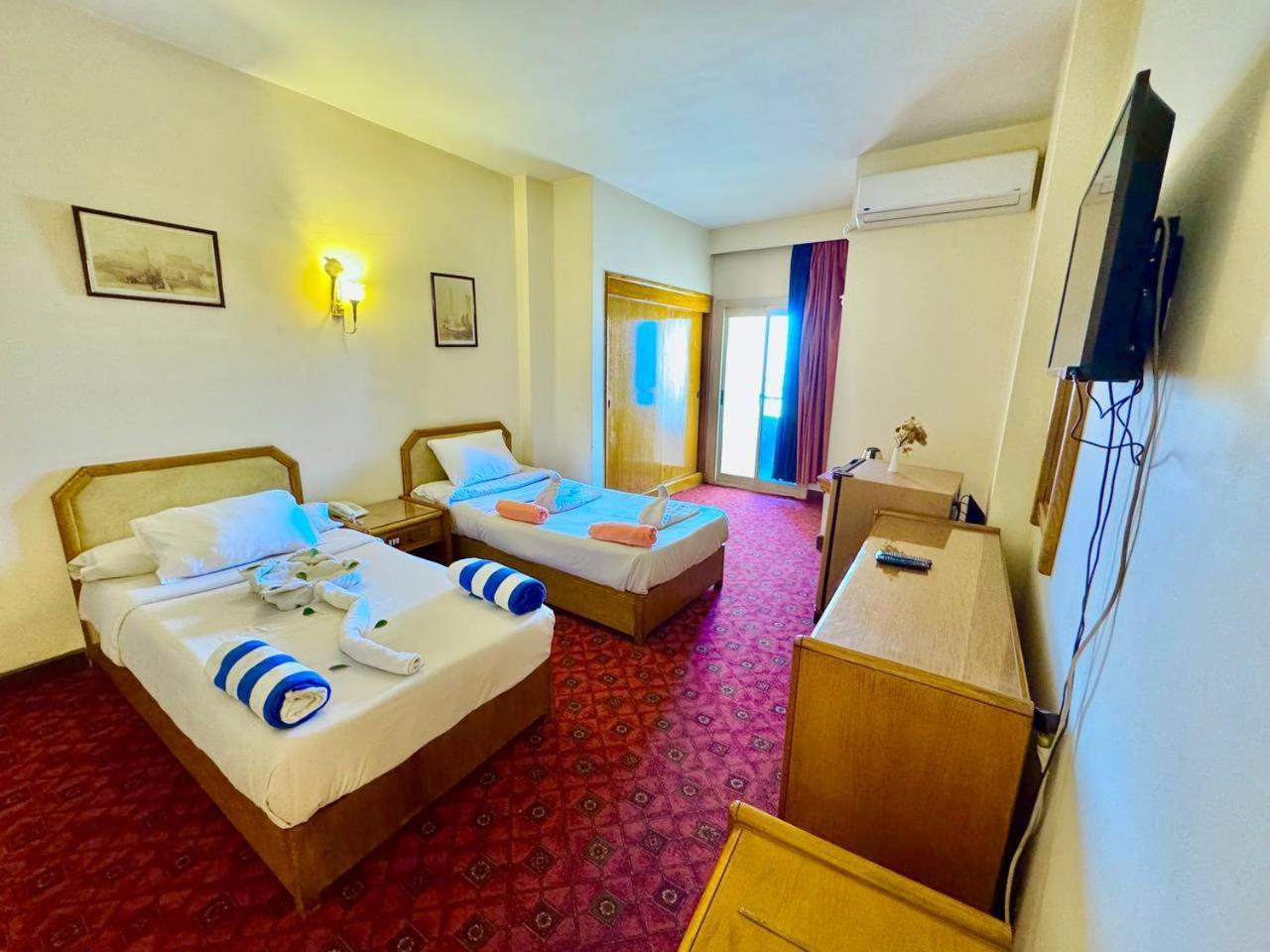 Queens Valley Hotel Luxor Esterno foto
